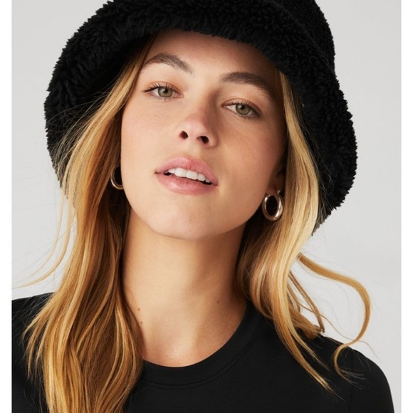 ALO Yoga Accessories - Alo sold out Black Bucket Hat
